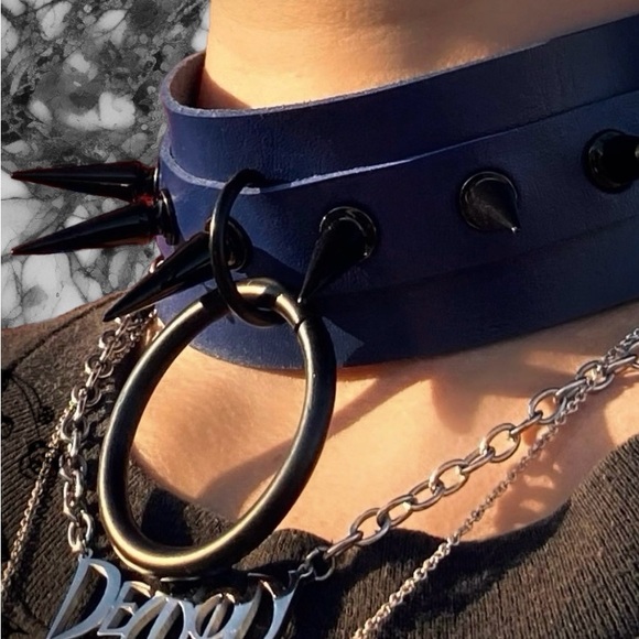 N͓̽E͓̽V͓̽E͓̽R͓̽M͓̽O͓̽R͓̽E͓̽ Spike Bondage Choker - Picture 1 of 5